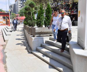 SAKARYA CADDESİ’NİN ÇEHRESİ DEĞİŞİYOR…