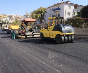 ARTVİN BELEDİYESİNDE YOL VE PARKE ÇALIŞMALARI HIZLANDI