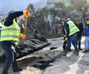 ARTVİN BELEDİYESİ ÇALIŞIYOR: Siz evde, biz görevde..