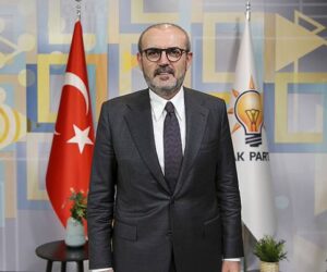 Cumhuriyeti hedef alan sözlerini” İSTİFA” ile ödedi