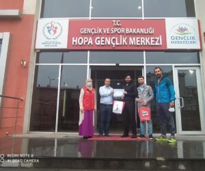 HOPA’LI MÜNAZARACILARDAN BİR BAŞARI DAHA