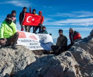 FETHİYE ZİRVE DAĞCILIKTAN ATA’YA SAYGI TIRMANIŞI