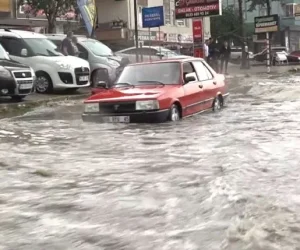 Şiddetli yağış ve fırtına 9 cana mal oldu