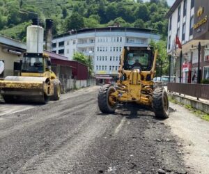 HOPA BELEDİYESİ TÜM ÇALIŞANLARI İLE SAHADA ÇALIŞIYOR