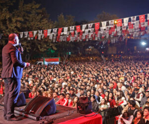 ÇANKAYA’DA KIRMIZI BEYAZ ŞENLİK