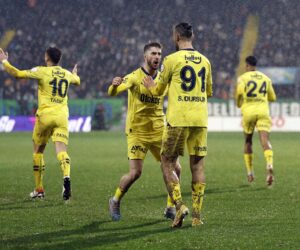 Fenerbahçe Rizesporu 3-1 yendi