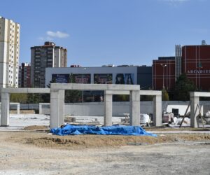 KORU MAHALLESİNE  KAPALI OTOPARK VE KENT MEYDANI