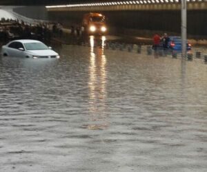 Ankara’da  sel hayatı felç etti !