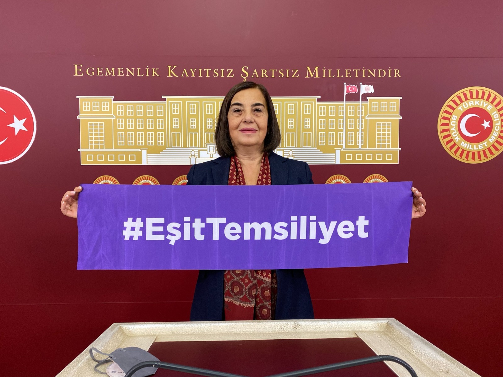 “KADINLARIN SİYASETTE TEMSİLİYETİ ARTMALI”